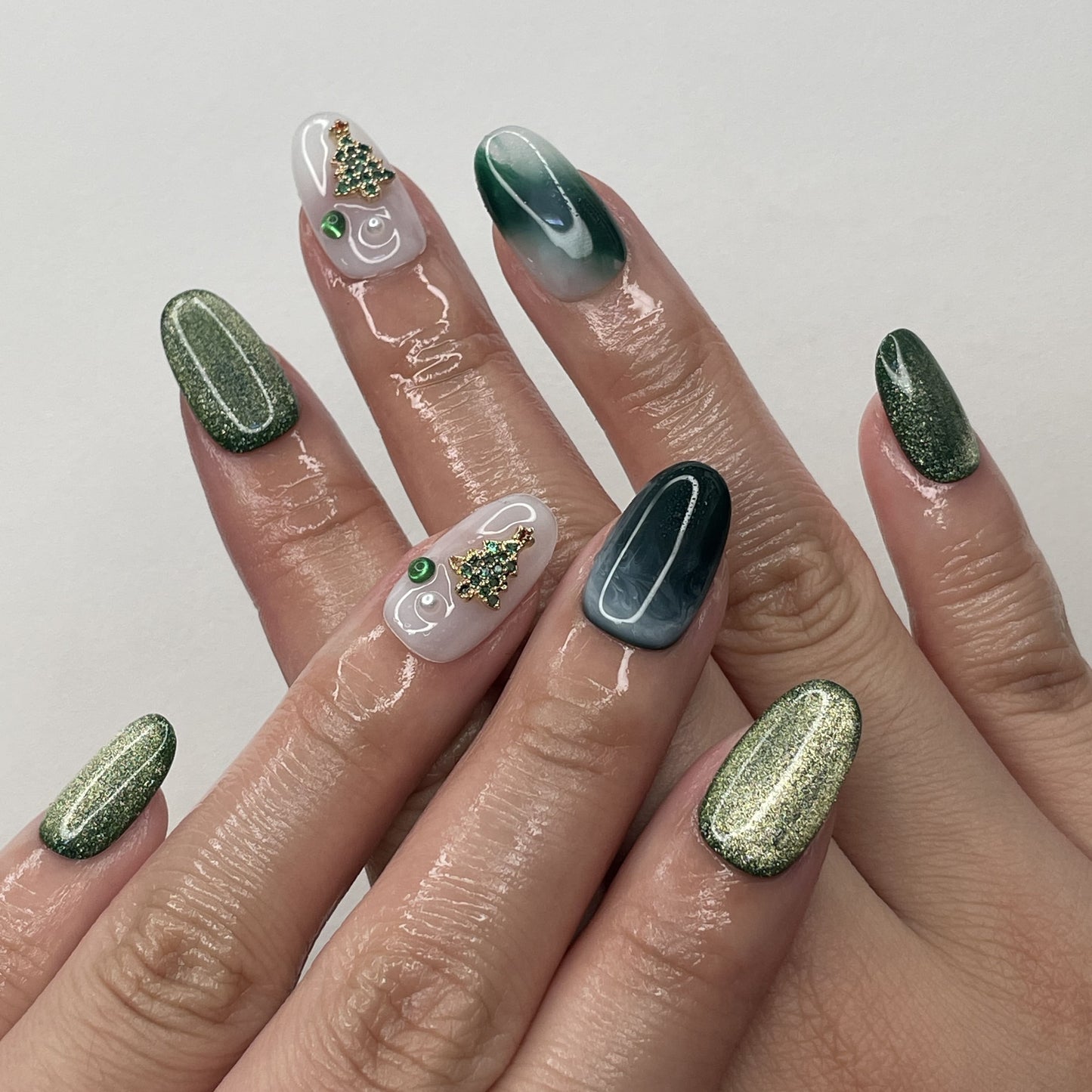 Green Christmas Nails Mystic Fir Short Oval nails