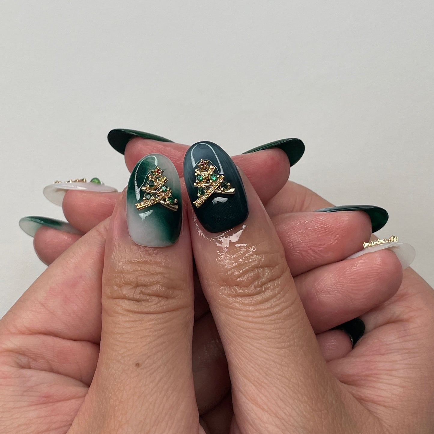 Green Christmas Nails Mystic Fir Short Oval nails