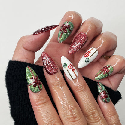 Yuletide Sparkle nails