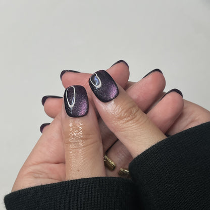 Dark purple Cat Eye Nails